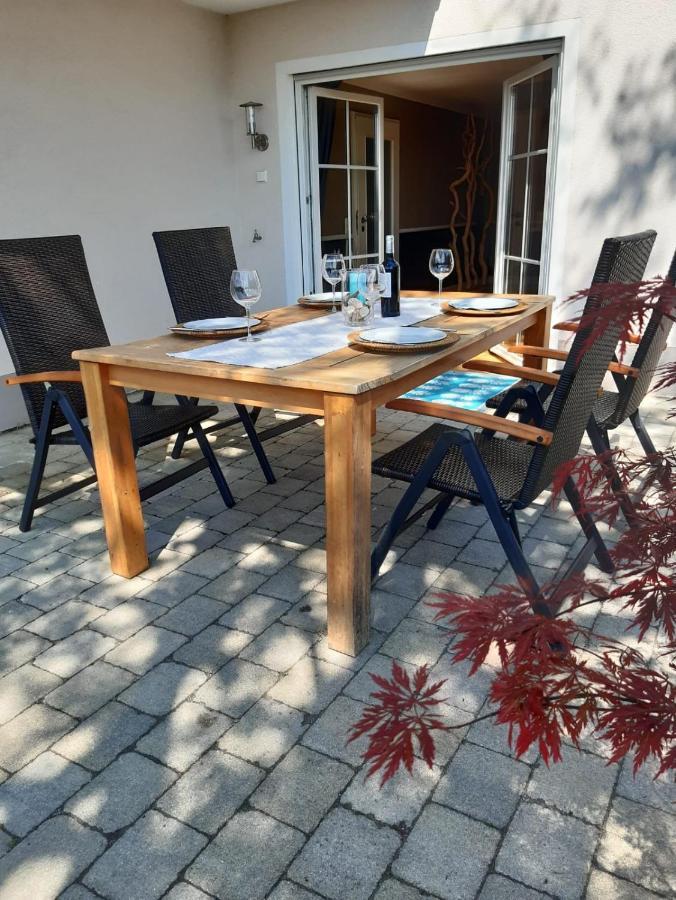 Stilvolles Apartment "Romantic" Neukirchen vorm Wald Eksteriør billede