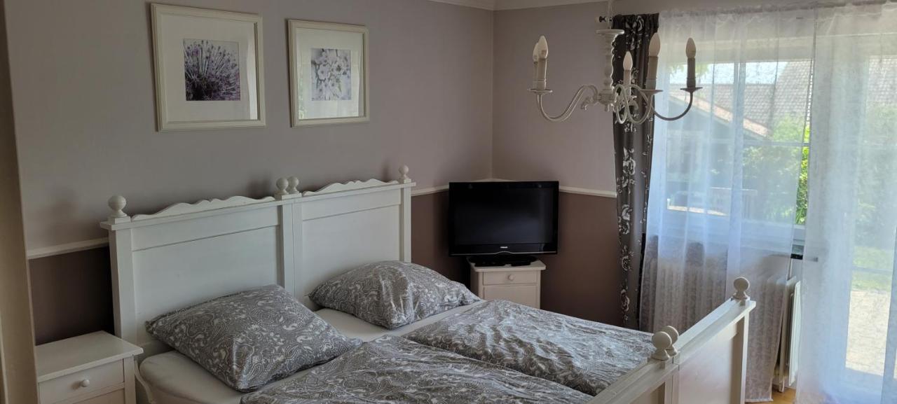 Stilvolles Apartment "Romantic" Neukirchen vorm Wald Eksteriør billede